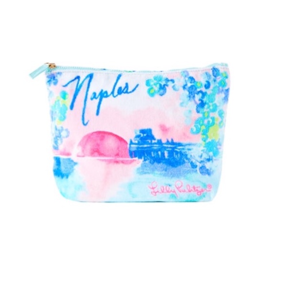 Lilly Pulitzer Handbags - NWT Lilly Pulitzer Destination Naples Pouch
